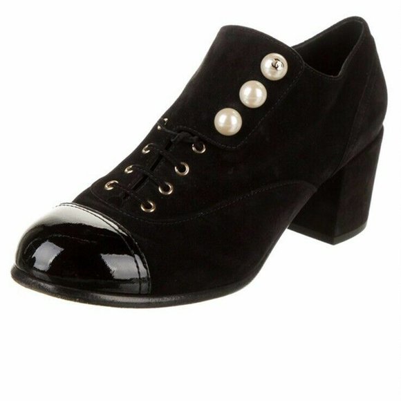 Chanel Interlocking CC Logo Suede Shoes Booties Lace Up With Pearl Buttons - Picture 2 of 8